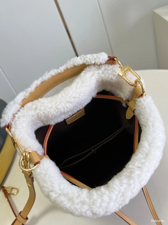 BB NÉONOÉ LOUIS VUITTON 0816